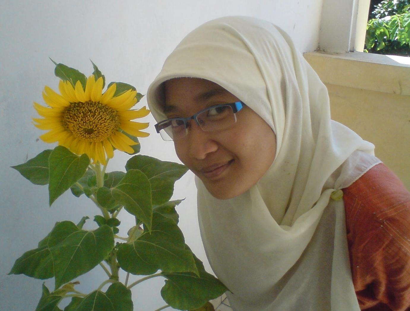 [me+n+my+sunflower.JPG]