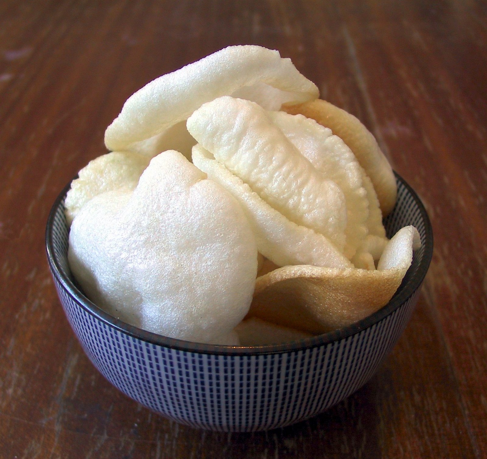 [Chinese-prawn-crackers-in-blue-bowl.jpg]