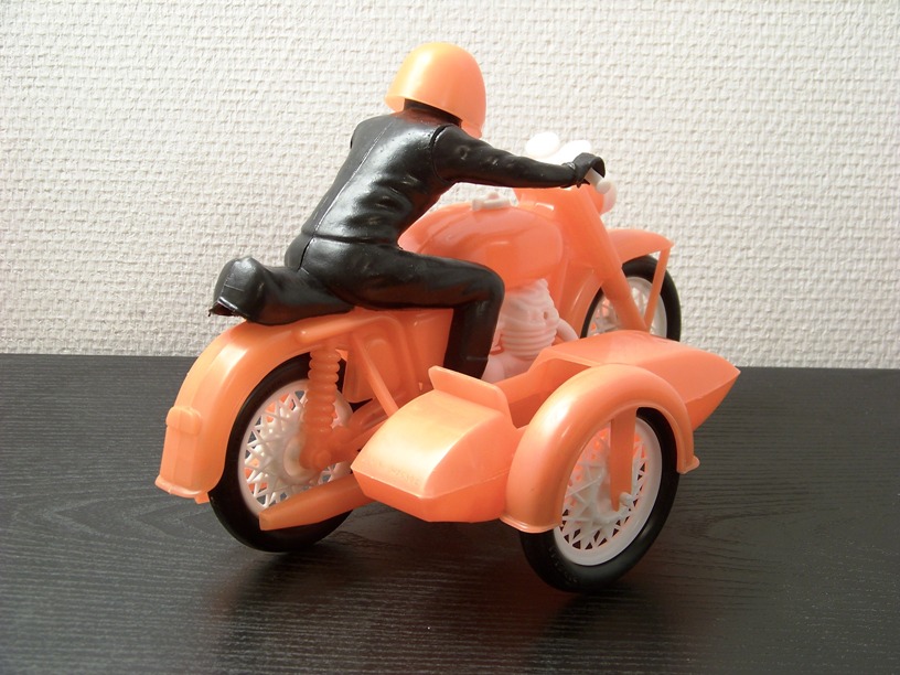MOTORCYCLE 74 Plastic sidecar toy