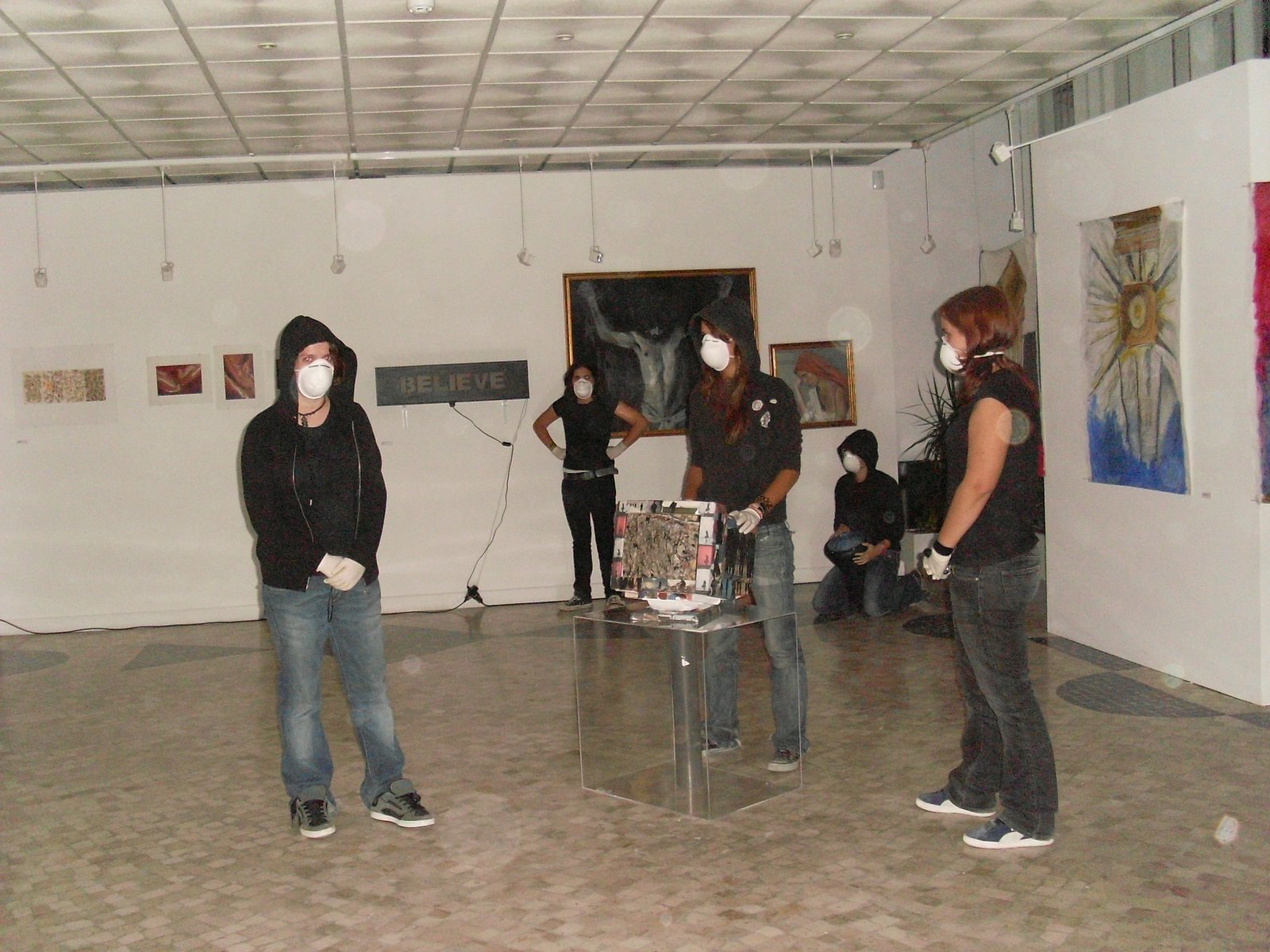 [SL370108.JPG]
