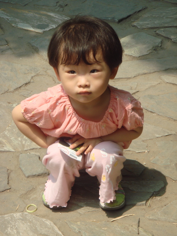 [Little+girl+with+ticket+to+see+a+Panda.jpg]