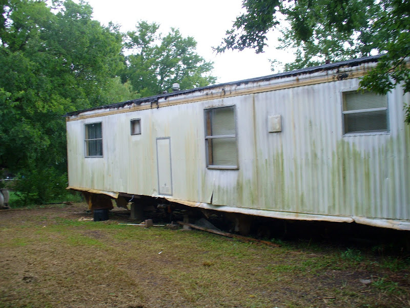 Mobile home #2 - 3 bedroom, 2 bath (electric but no water hook up title=