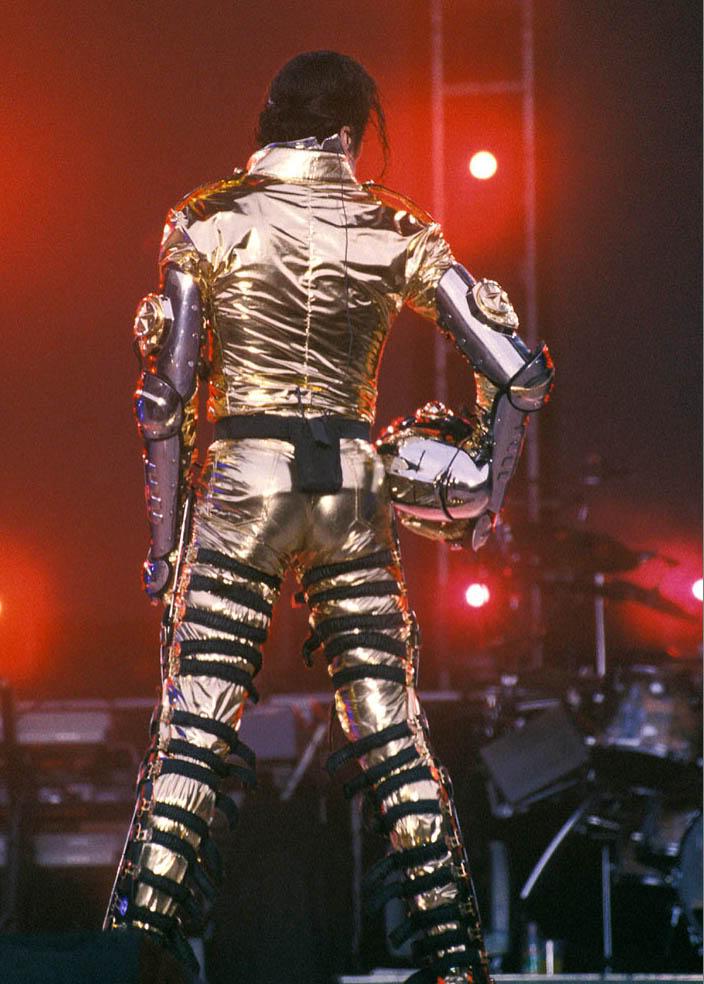 Michael-Jackson-gold-pants-23993908409.jpeg