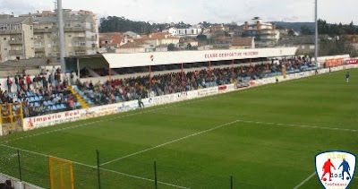 público a bancada lateral coberta)