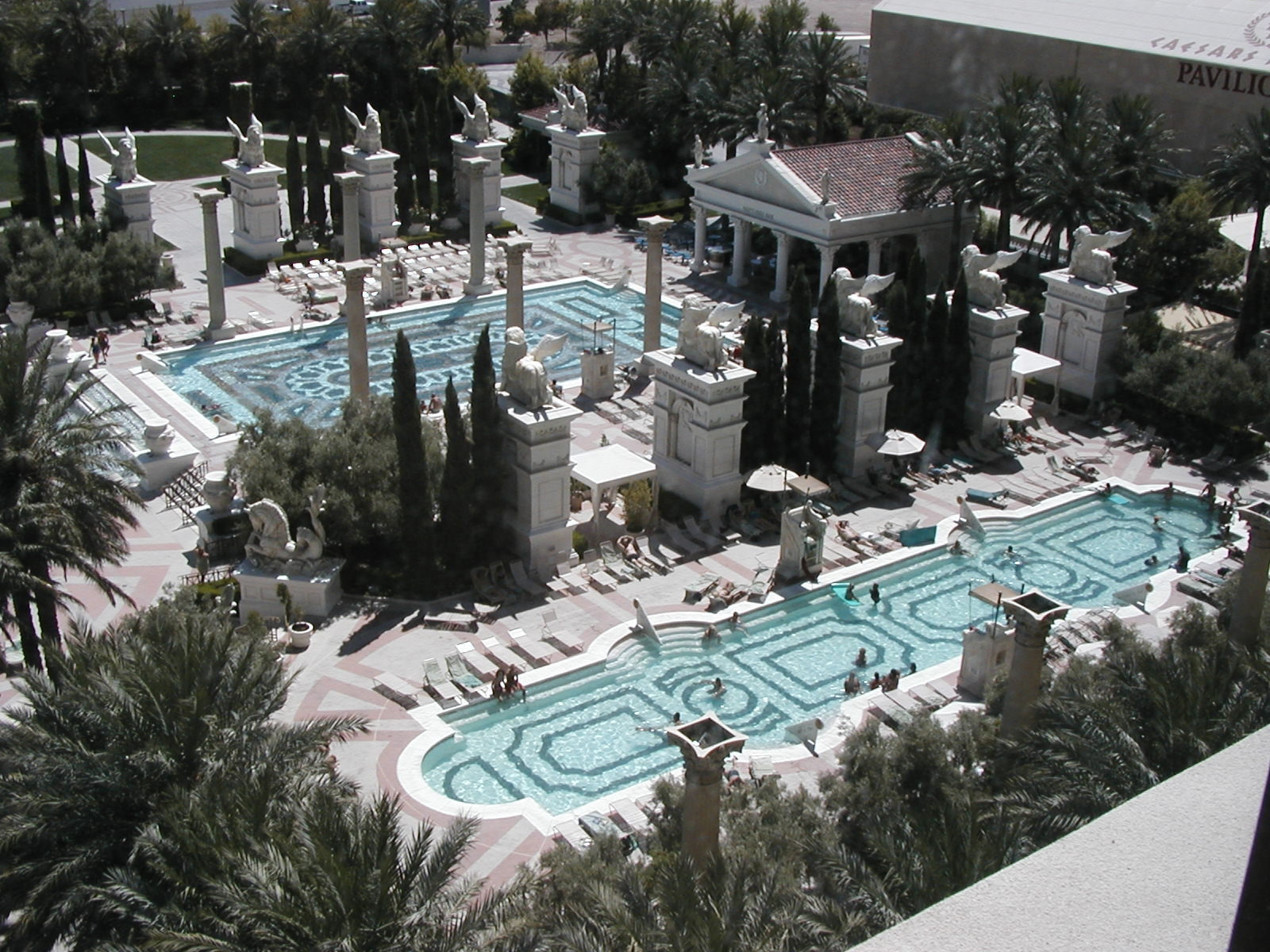 Las piscinas en los hoteles de Las Vegas — Lucas Gunitec