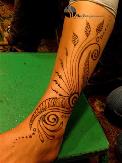 New Mehndi Design for Belly