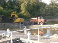 Bob's backhoe, Tall Timbers Marina, Havana, IL