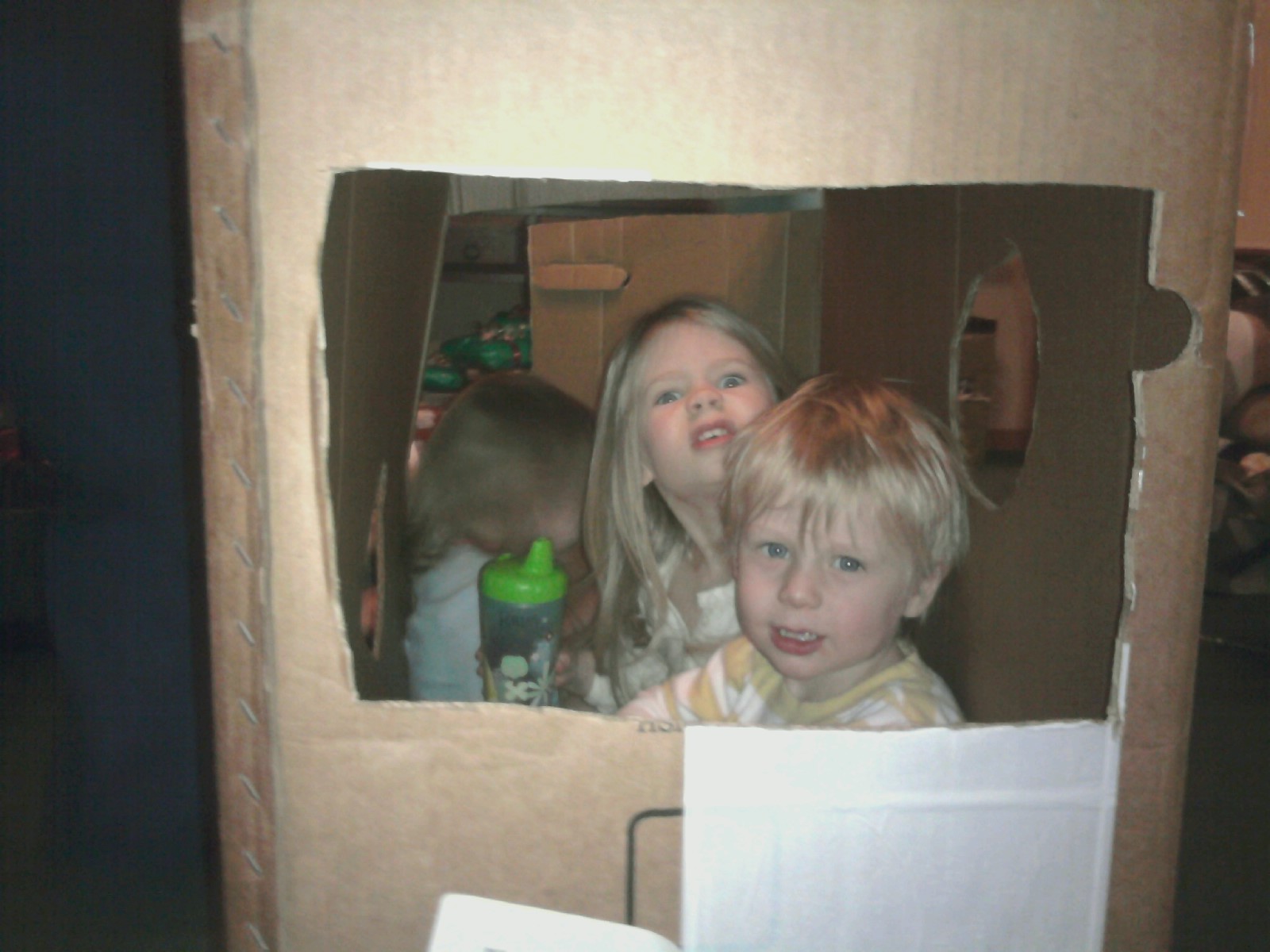 [kidsbox.jpg]