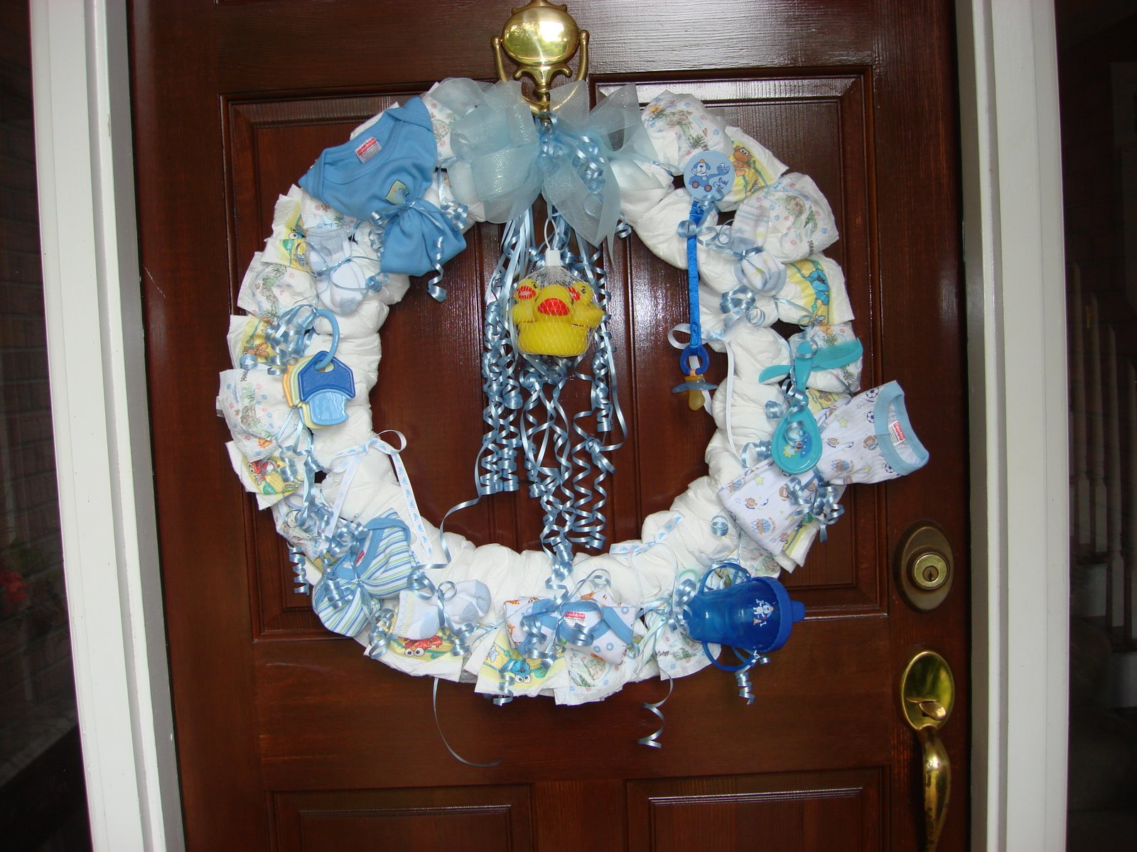 [Wreath+out+of+diapers.JPG]