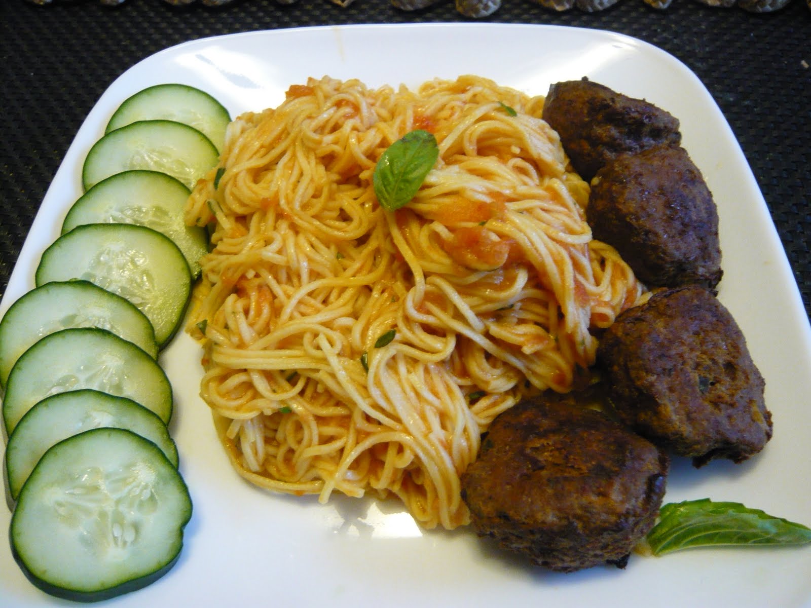 Mason Wong: Pasta with a Fresh Tomato Sauce From Scratch