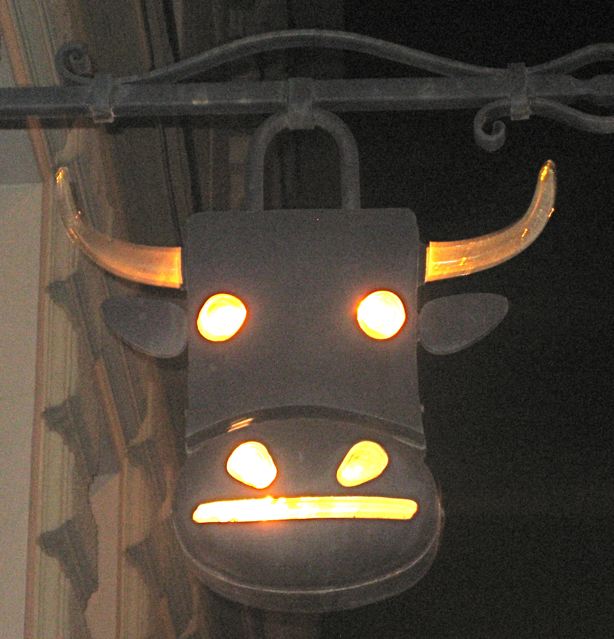 [Bile+Cow+Head+Sign.jpg]