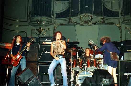 AC/DC Live Wire Live on BBC 1978 (w/lyrics) 
