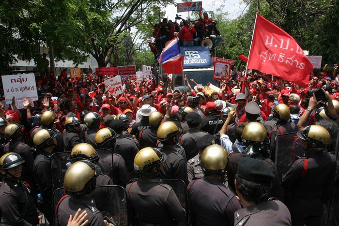 [090409-Apichart-02_resize.jpg]