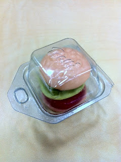 会社で貰ったハンバーガーのお菓子グミ