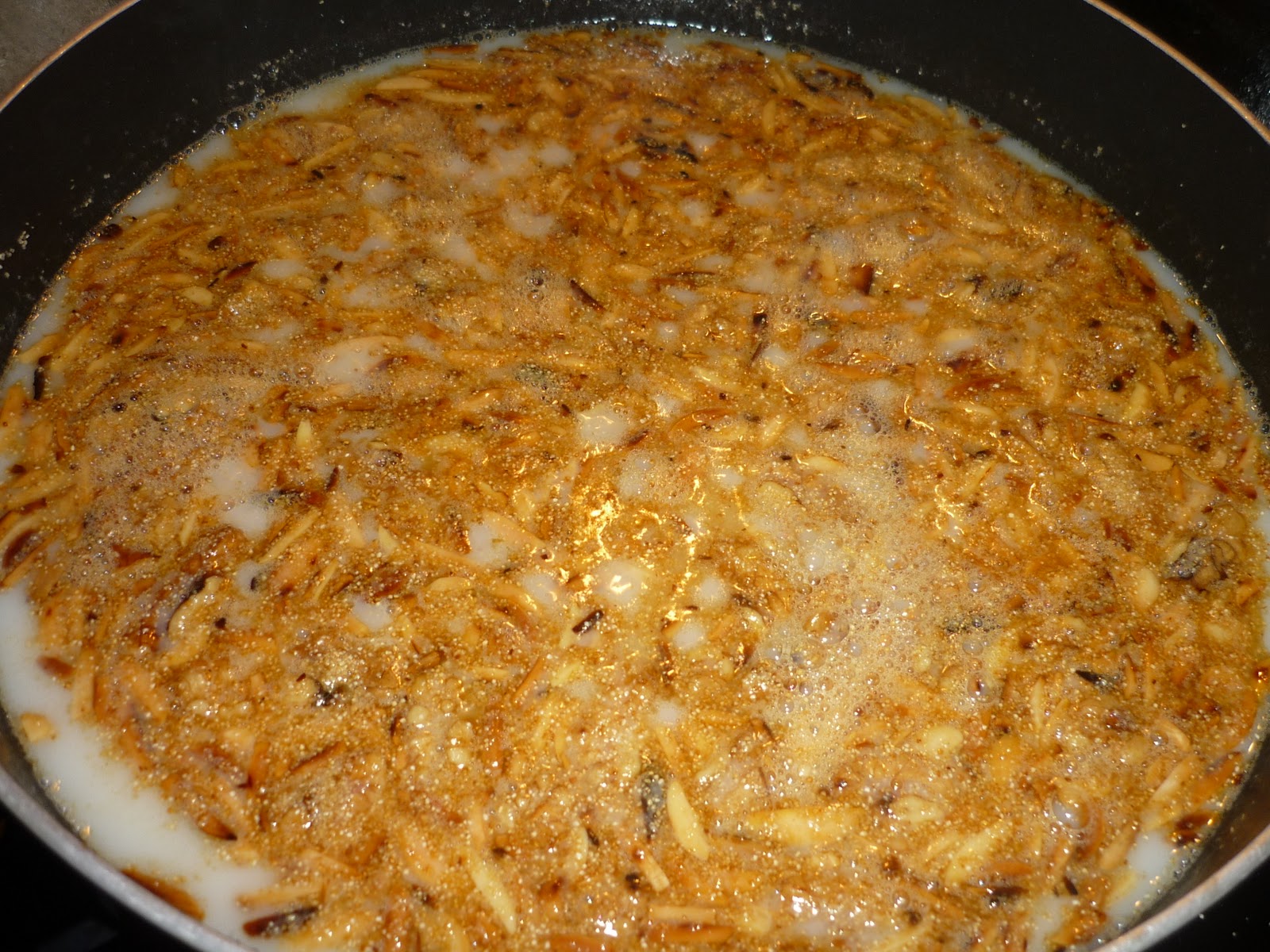 Emel Mutfakta: Cevizli, Bademli, İrmik Helvası...