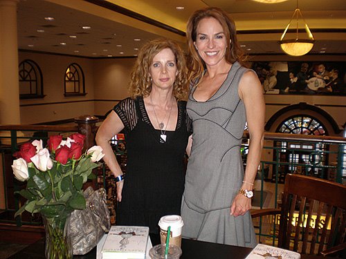 [Gigi_booksigning.jpg]