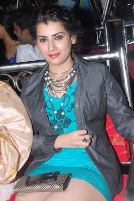 actress archana vedha hot thigh show photos gallery