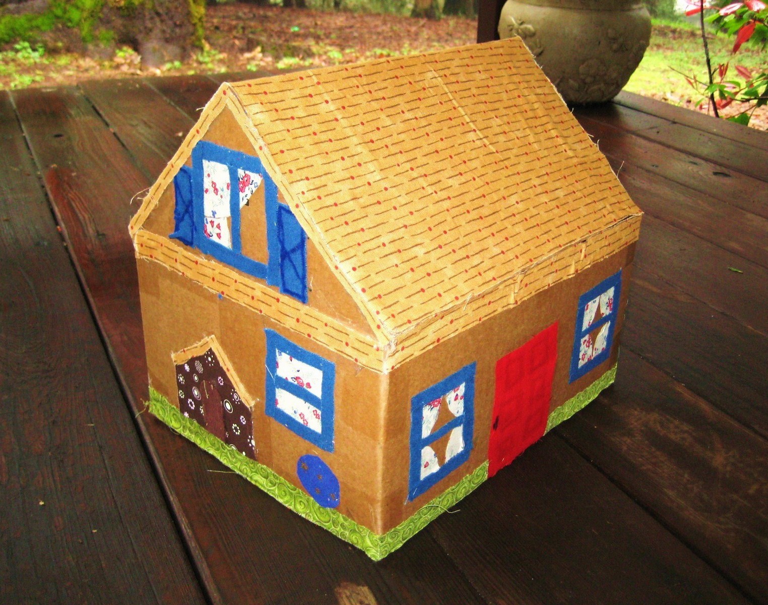 Busy HandsBusy Minds Cozy Cardboard Cottage