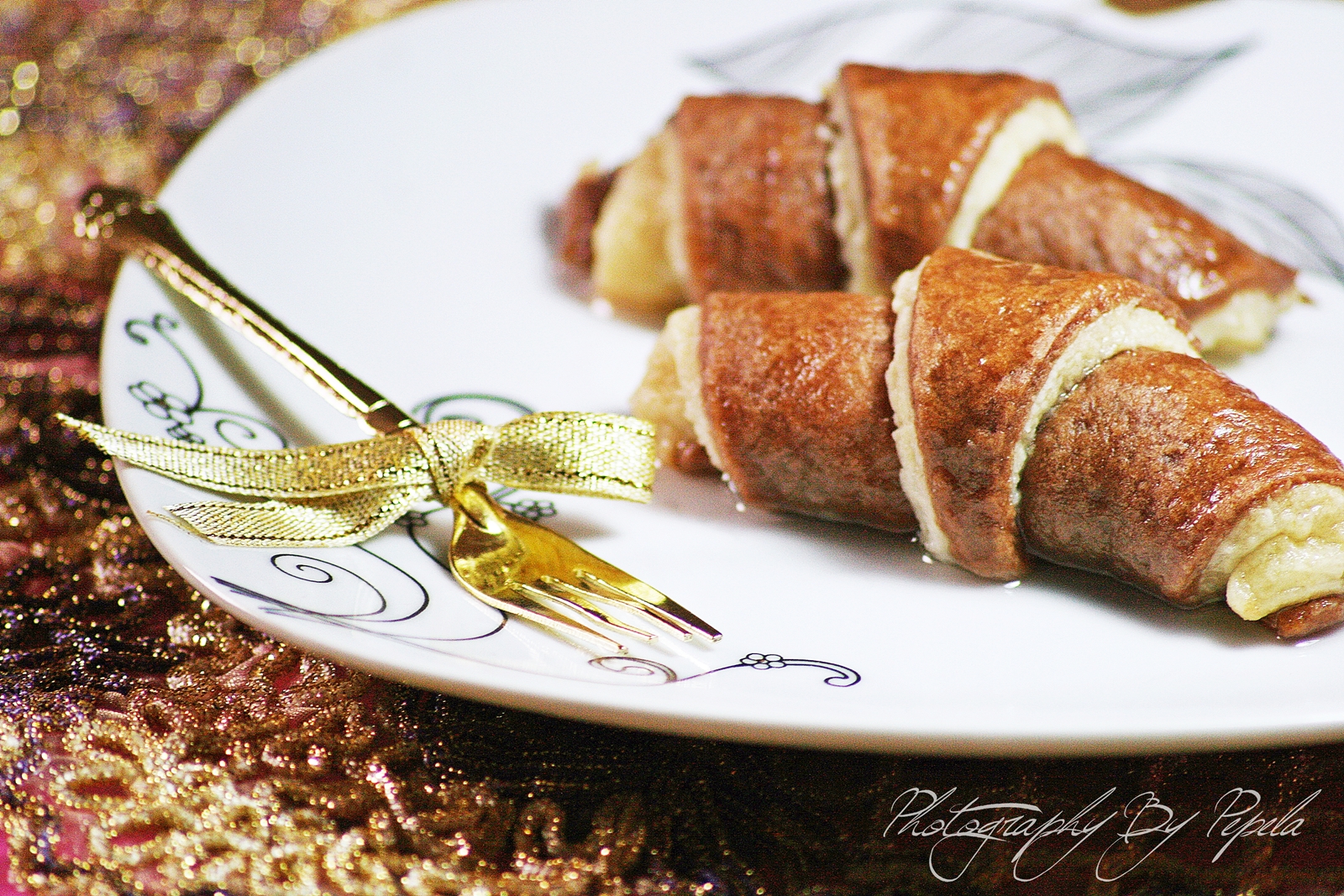 Cafe pepela GREÇKA / PEYNİR LOLİPOP / İKİ RENKLİ KATMER TATLISI ve