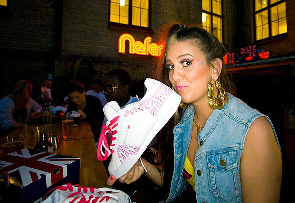 [colors-shelta-nefertiti-08.jpg]