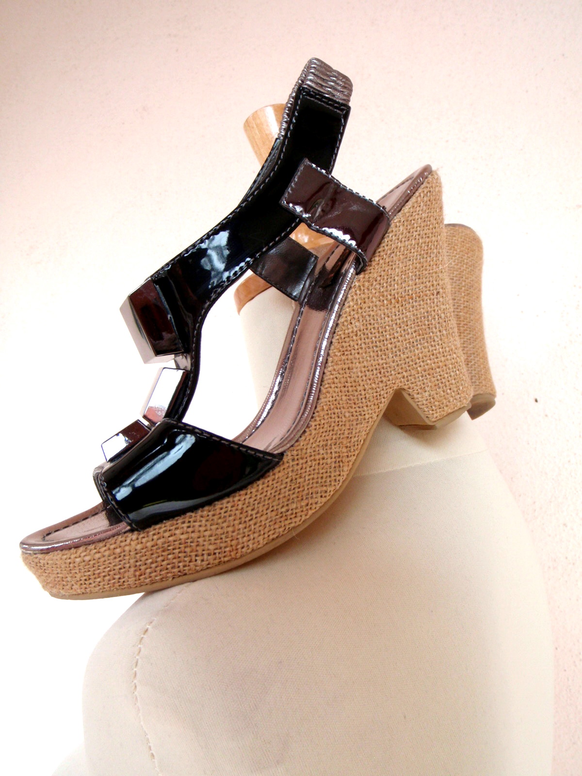 PopMyWardrobe! VINCCI WEDGES