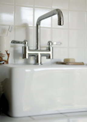 Un baño en blanco y negro muy minimalista | Decorar tu casa es