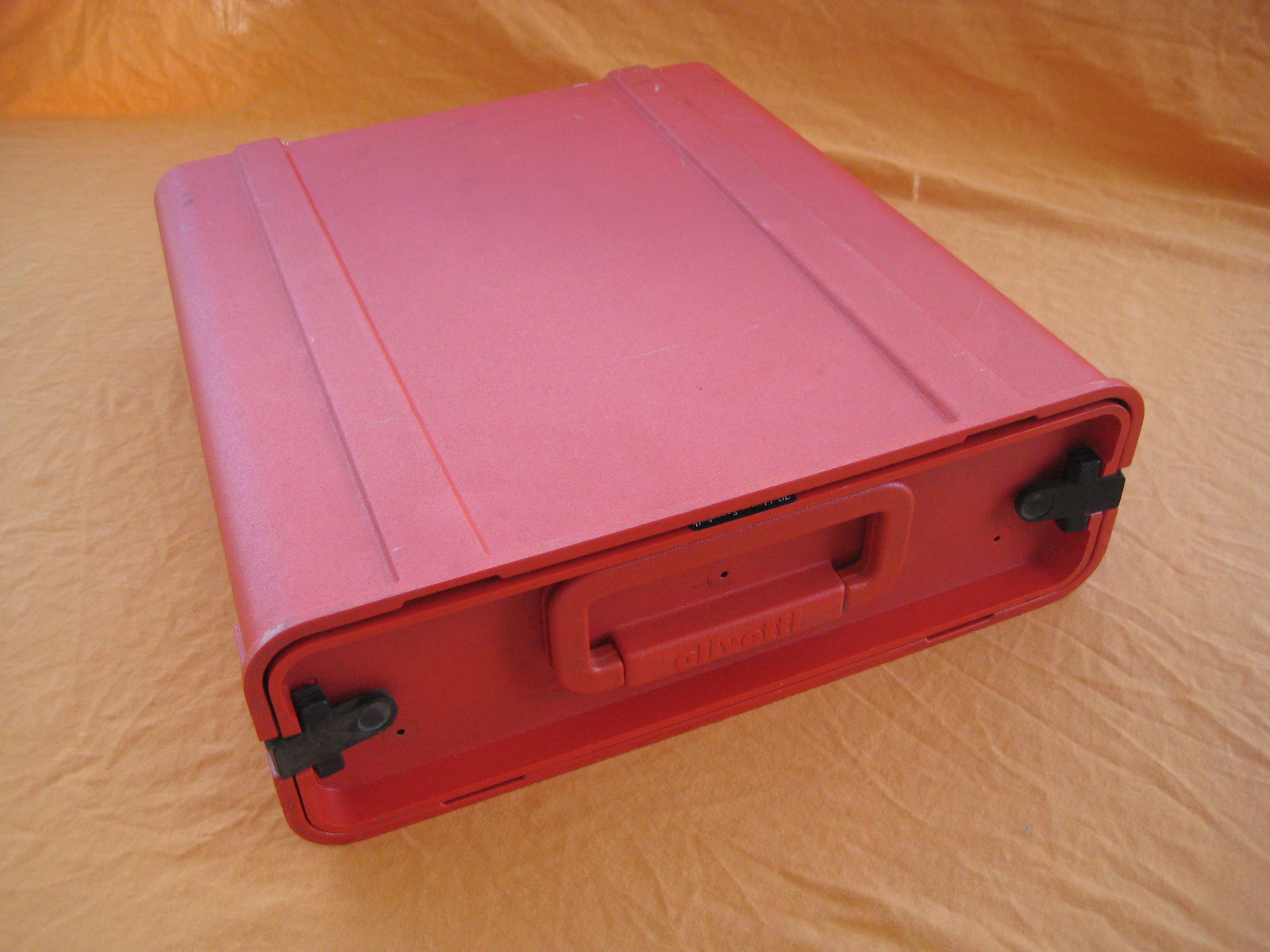 Retro Tech Geneva Olivetti Valentine S Red Portable Typewriter (1969)