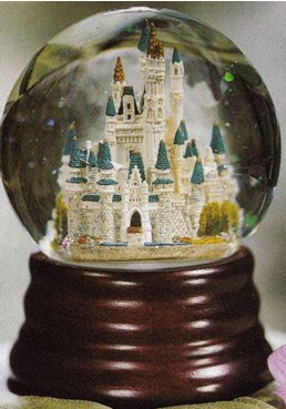 Disney snowglobes collectors guide: cinderella castle snowglobe Disney Snowglobes Collectors Guide: Cinderella Castle Snowglobe