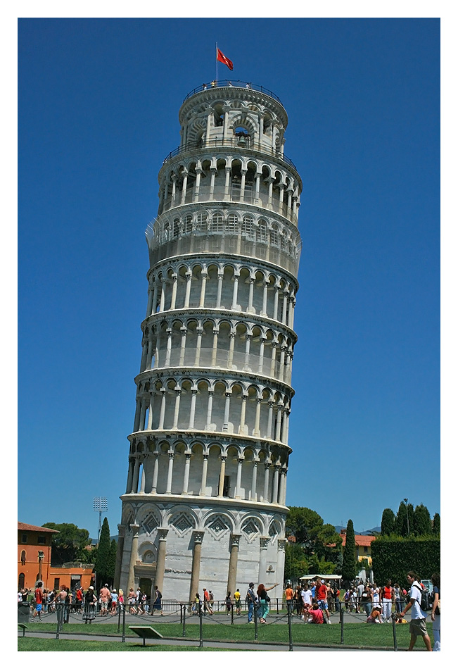 [pisa+leaning+tower+by+natacha+colmez.JPG]