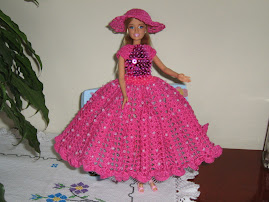 BARBIE VESTIDO E CHAPEU LILÁS