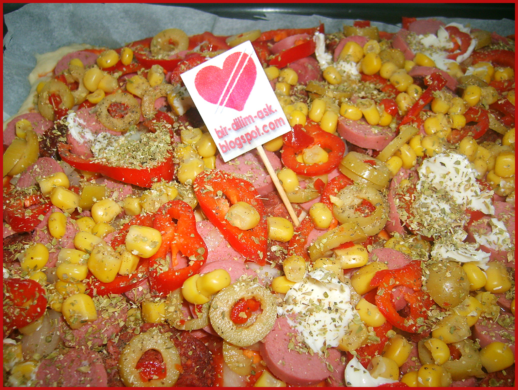 Bir Dilim Aşk Karışık Pizza Tarifi