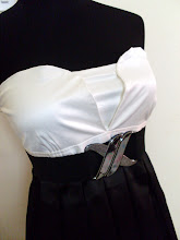 A 1191 - Black/white tube dress (Belt not included)