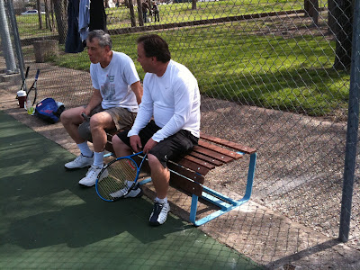 El Grupo Tennis Court Benches