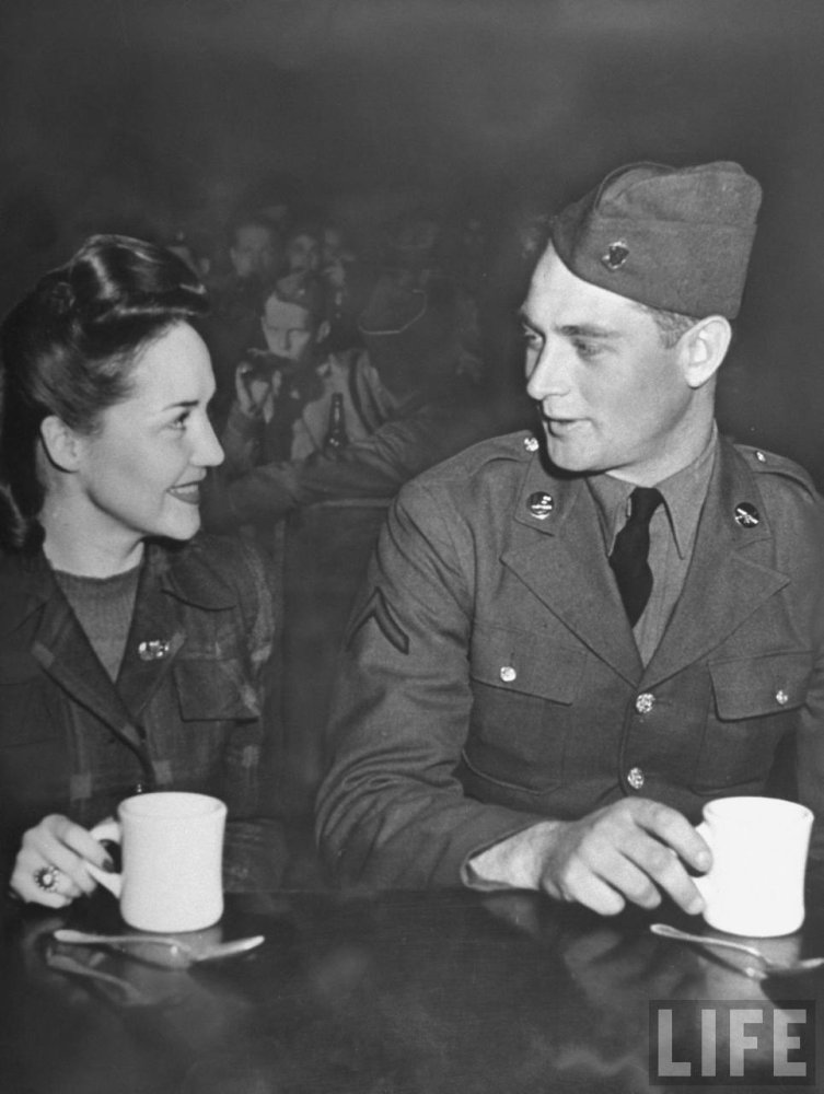 [Shirley+Lloyd,+Ft+Benning,+GA,+1942.jpg]