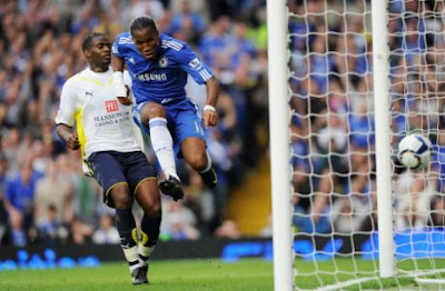 Drogba completes the scoring at Stamford Bridge against tottenham