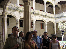 Foto del grupo en el patio castillo