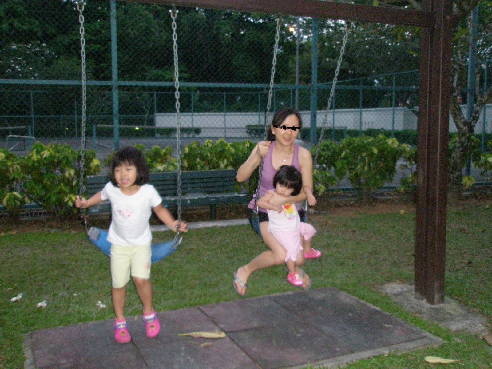 [playgrnd+with+gals.JPG]