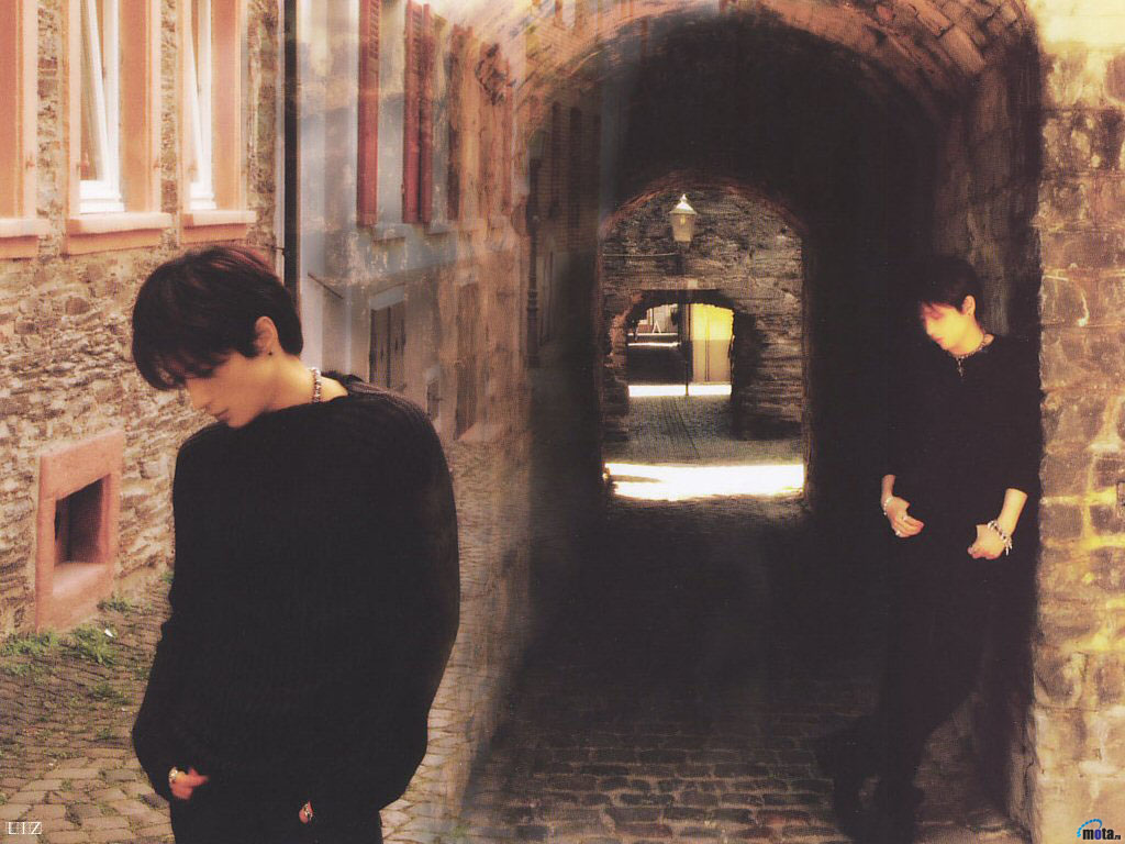 [wall_gackt_038.jpg]