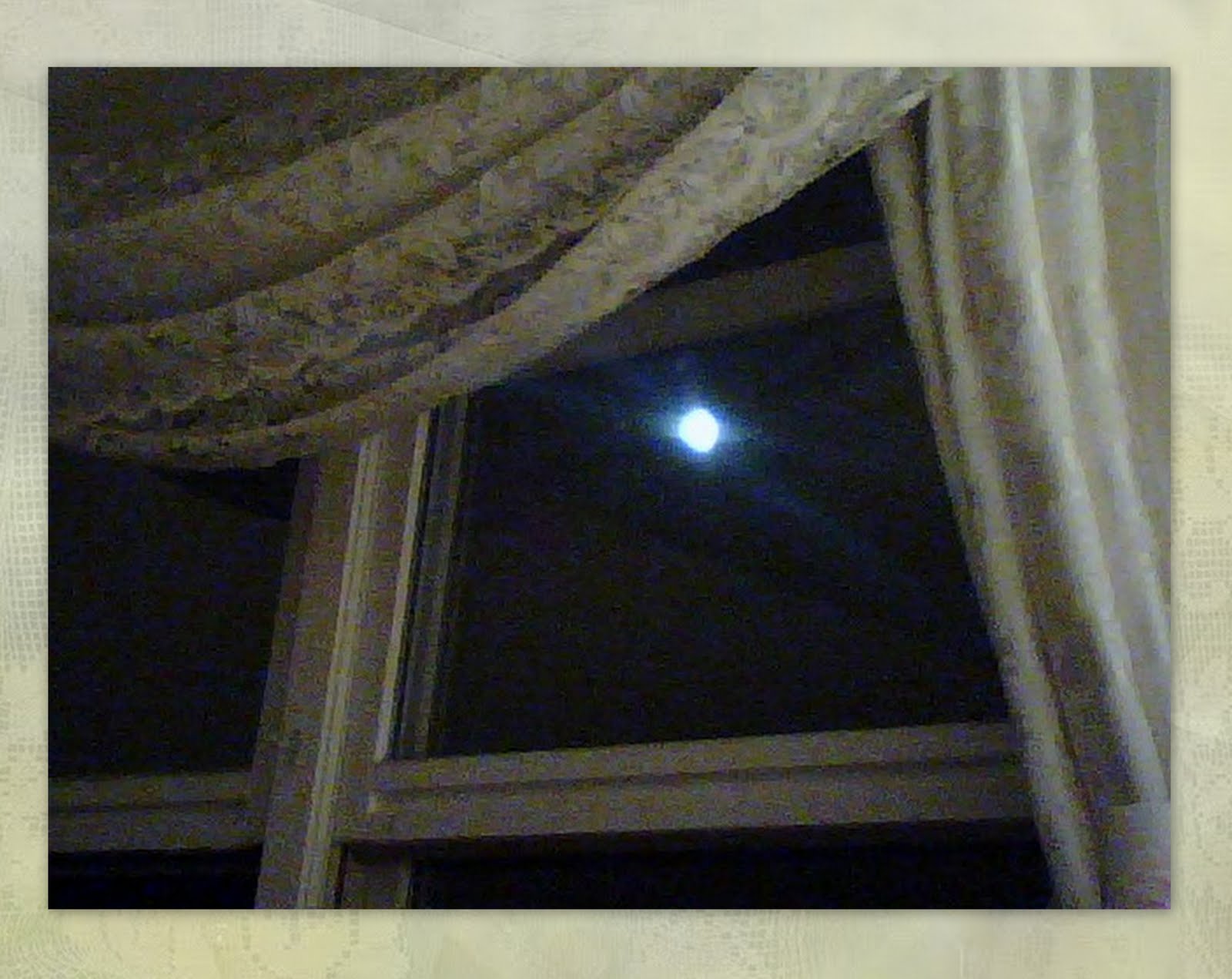 Calm Energy Maria And The Moon
