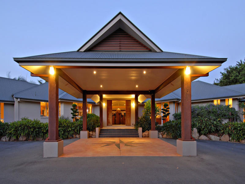 Drive through portico I SHOULD ADD THIS A beautiful home Pinterest