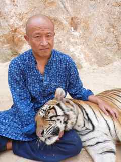 [DJKR_with_tiger.jpg]