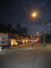 The dark, narrow road to Bago and heavy traffic