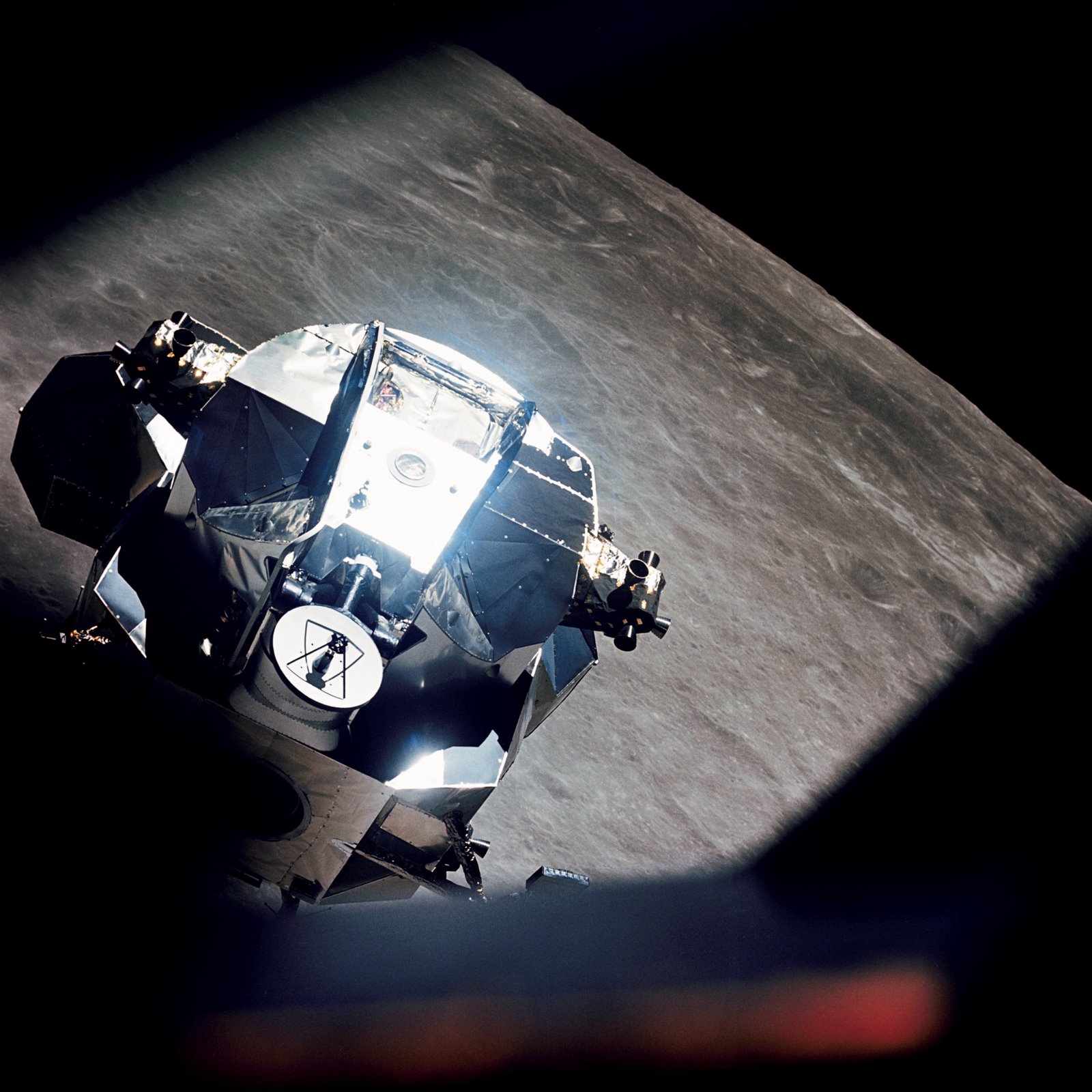 [Apollo_10_Lunar_Module_Rendezvous.jpg]