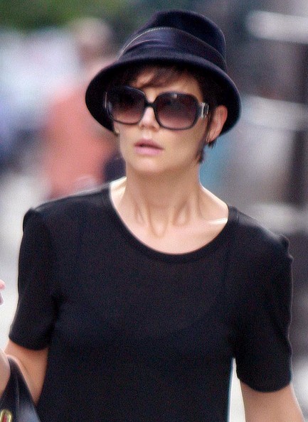 [KatieHolmes.JPG]