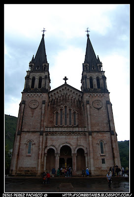 La Santa Cueva, Basílica de Santa María la Real de Covadonga y la Santina en Asturias