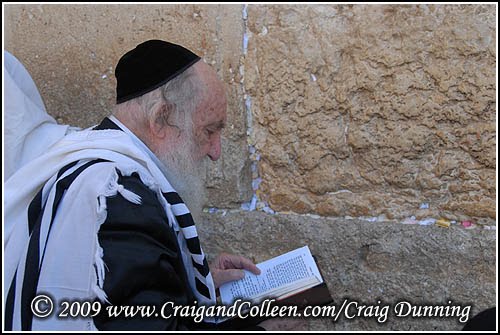 [haredi-prayer-500.jpg]
