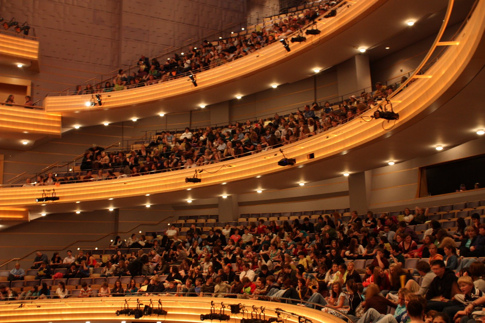 [Faust_Matinee_01.JPG]