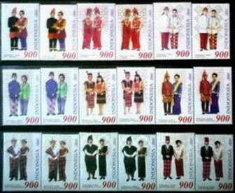 [Web+2000-09-27+Indonesia+Traditional+Costumes+I-586+diff+size+1.jpg]