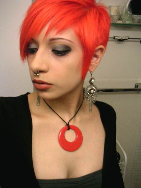red scene hair with cool bangs 2008 girls short trendy hairstyle.