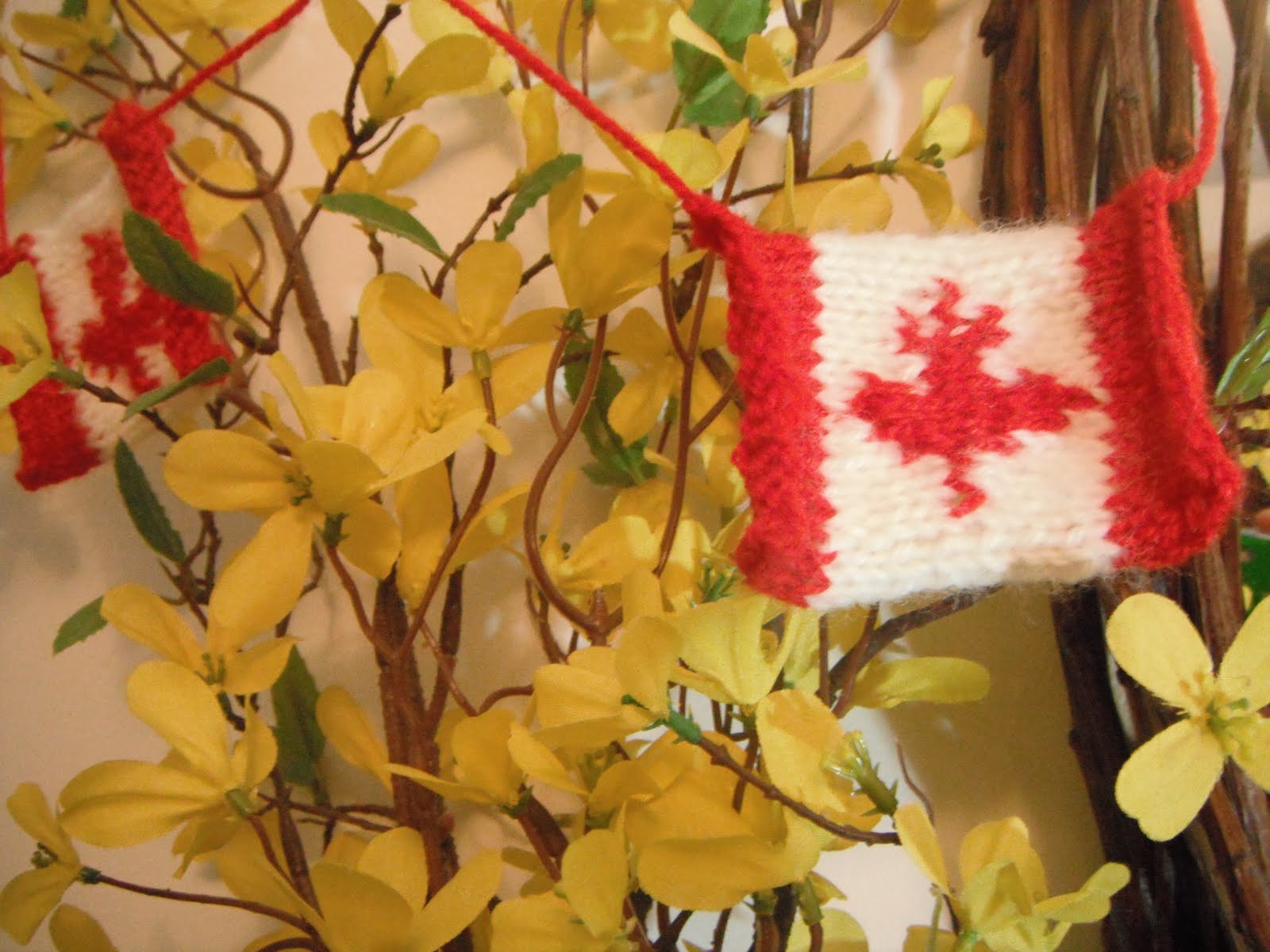 Honey Nutbrown's Knitting! Canadian Flag Garland Pattern